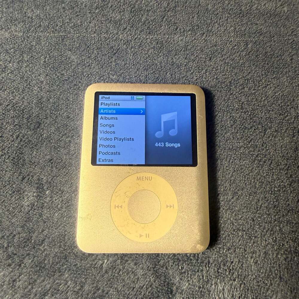 Apple iPod Nano 3rd Generation 4GB Silver
